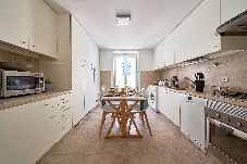 Apartamento em Lisboa - Glamorous Modern 2 Bedroom Apart in Chiado 