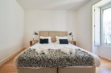 Apartamento em Lisboa - Glamorous Modern 2 Bedroom Apart in Chiado 