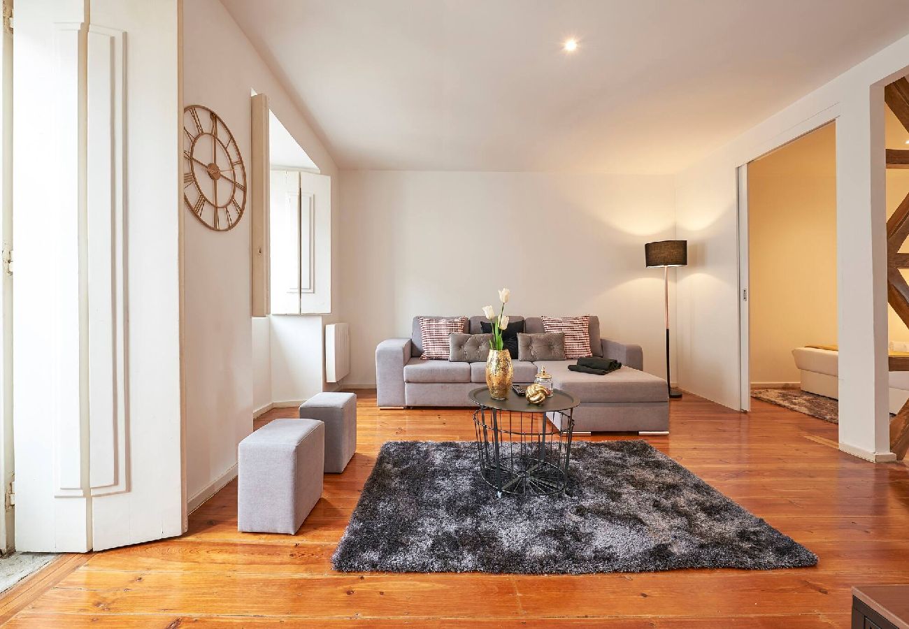 Apartment in Lisbon - Excellent 3 Bed Apartment Chiado-Bairro Alto
