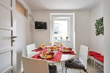 Apartment in Lisbon - Fantastic 2 Bedroom Apart in Chiado | Bairro Alto