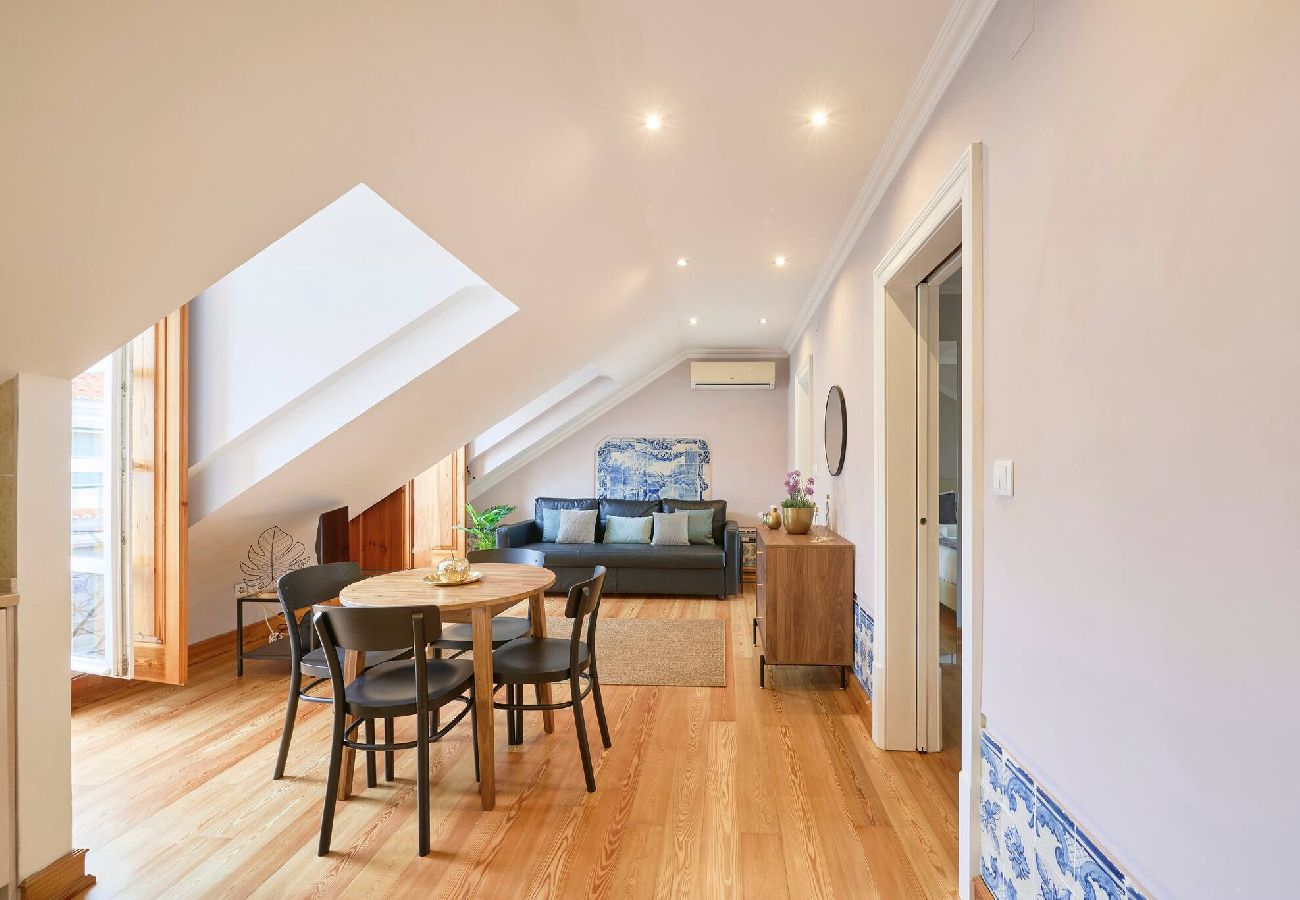 Apartment in Lisbon - Magnificent Penthouse 1 Bed Riverside Baixa-Chiado 