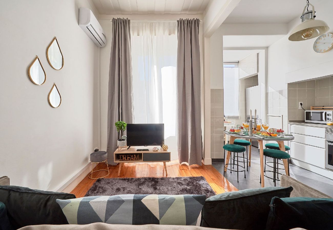 Apartment in Lisbon - Wonderful 3 Bedroom Apart in Chiado | Bairro Alto 